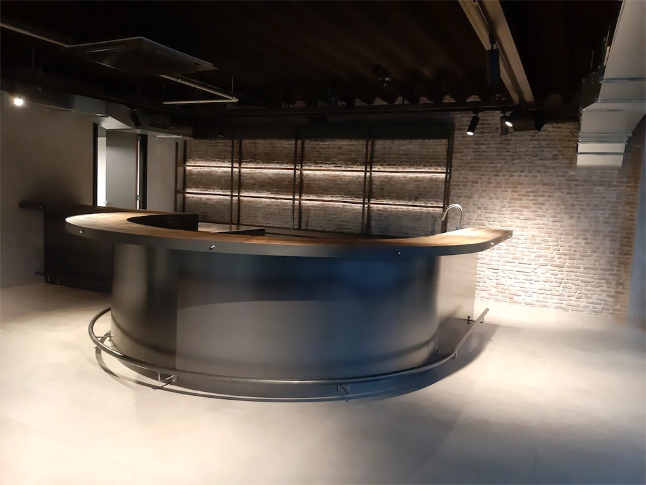 horeca halfrond zwart stalen buffet