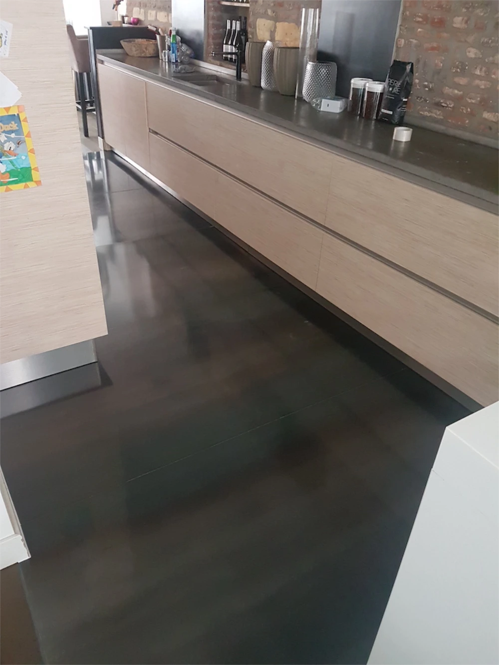 blauwstaal vloer in keuken